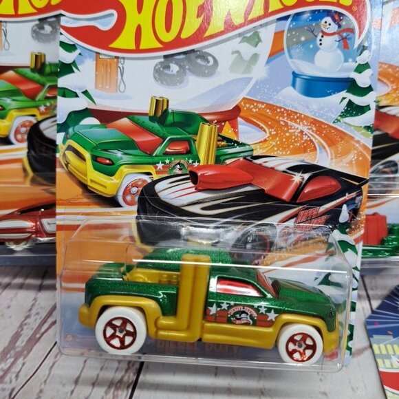 Hot Wheels 2024 Christmas & New Year Holiday Cars 1:64 Diecast Set of 5, W3099 - Picture 5 of 7